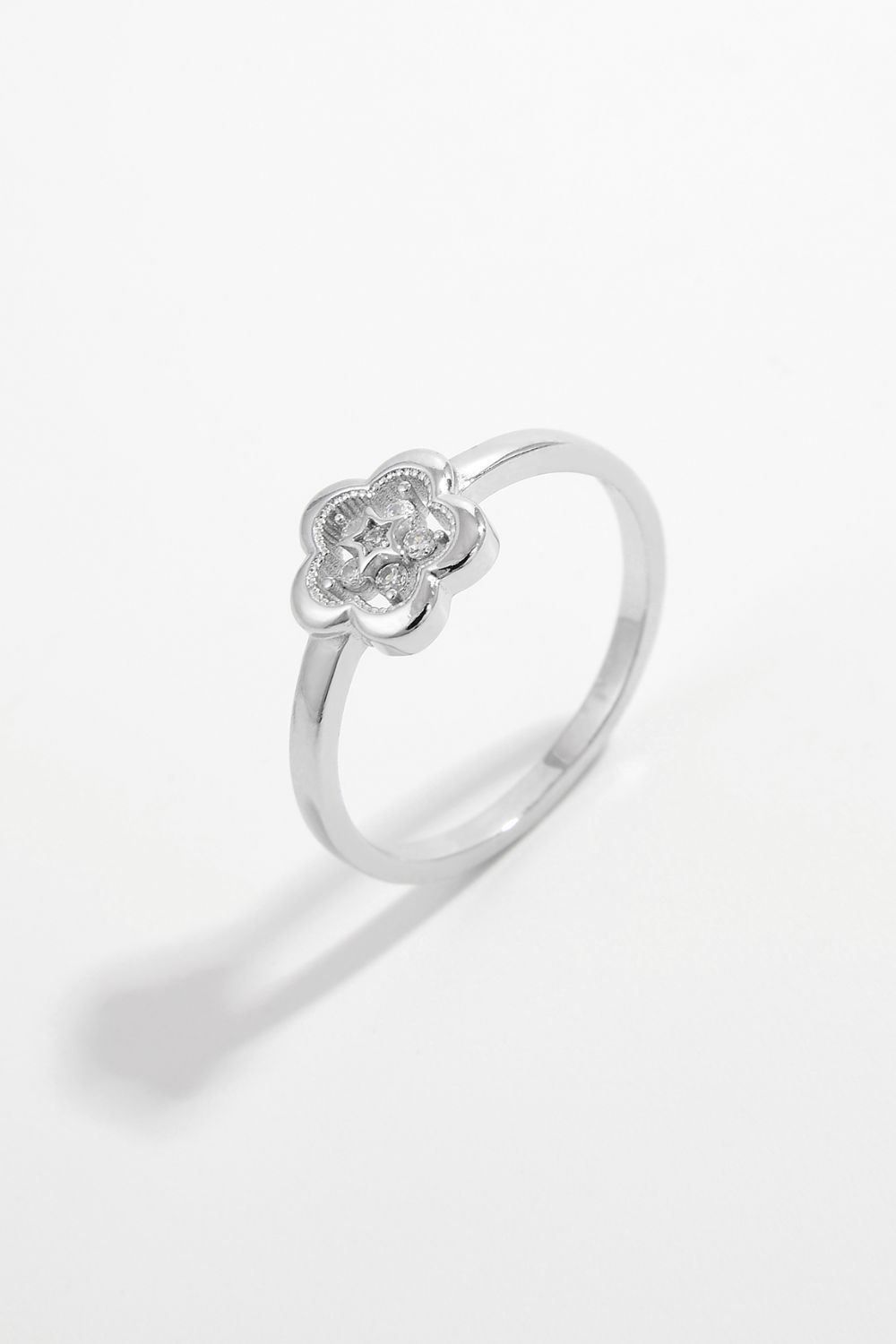 925 Sterling Silver Zircon Flower Ring - AppealingDiamond.com