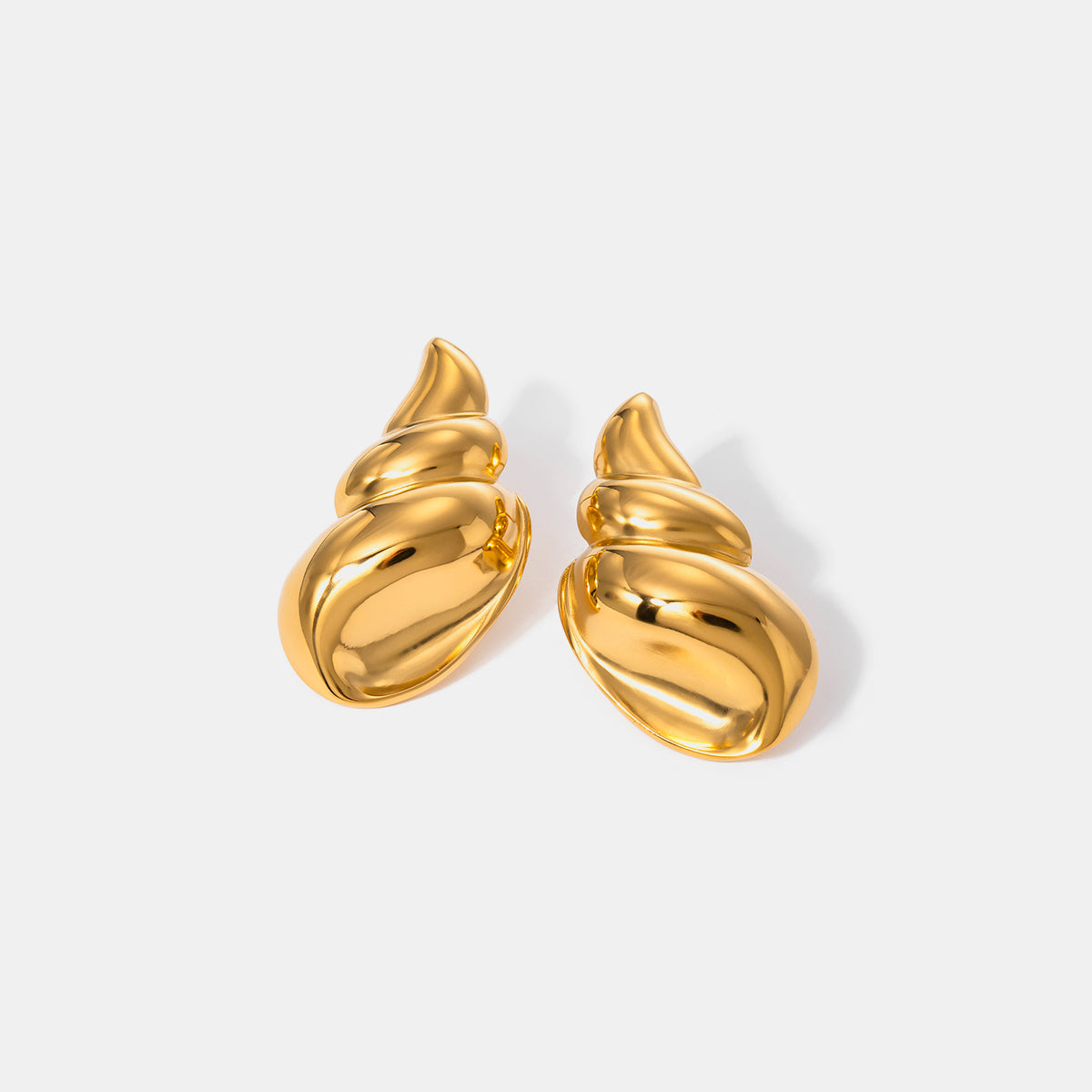 18K Gold-Plated Conch Earrings - AppealingDiamond.com