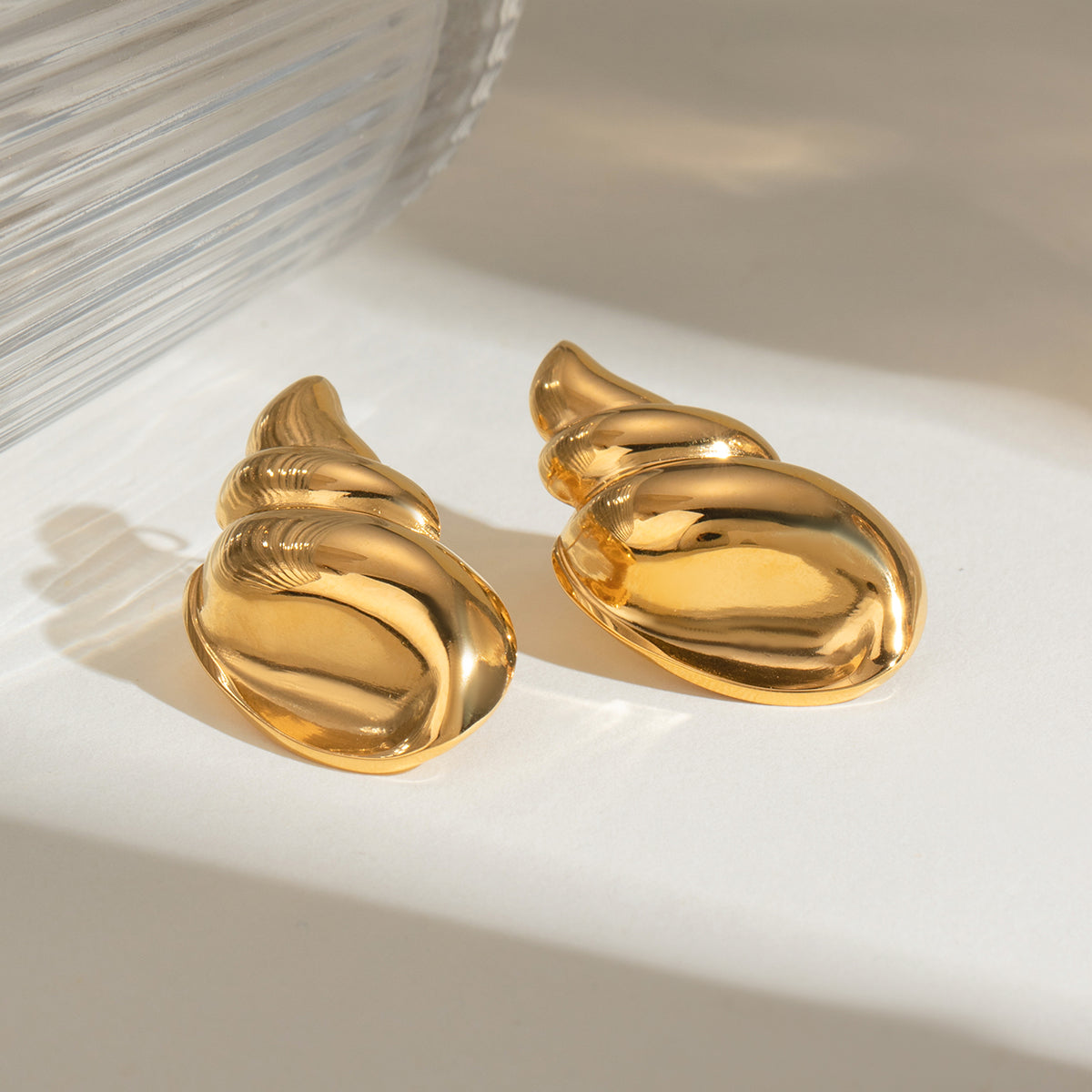 18K Gold-Plated Conch Earrings - AppealingDiamond.com