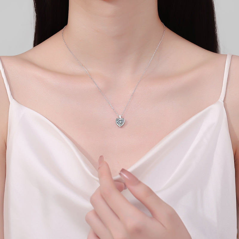 2 Carat Moissanite 925 Sterling Silver Heart Shape Necklace - AppealingDiamond.com