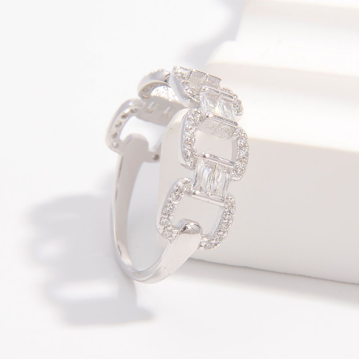 925 Sterling Silver Zircon Cutout Ring - AppealingDiamond.com