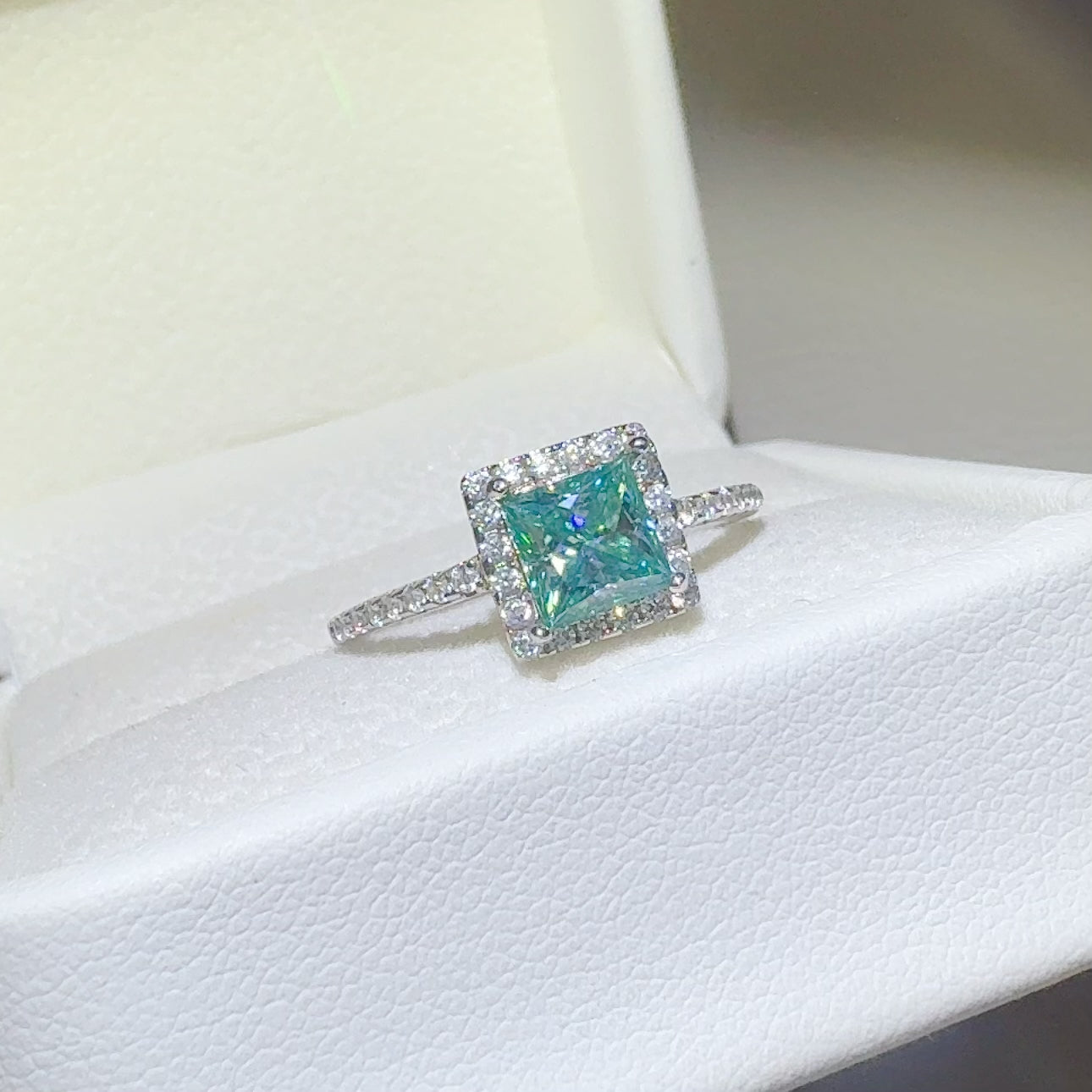 2 Carat 925 Sterling Silver Moissanite Square Shape Ring - AppealingDiamond.com