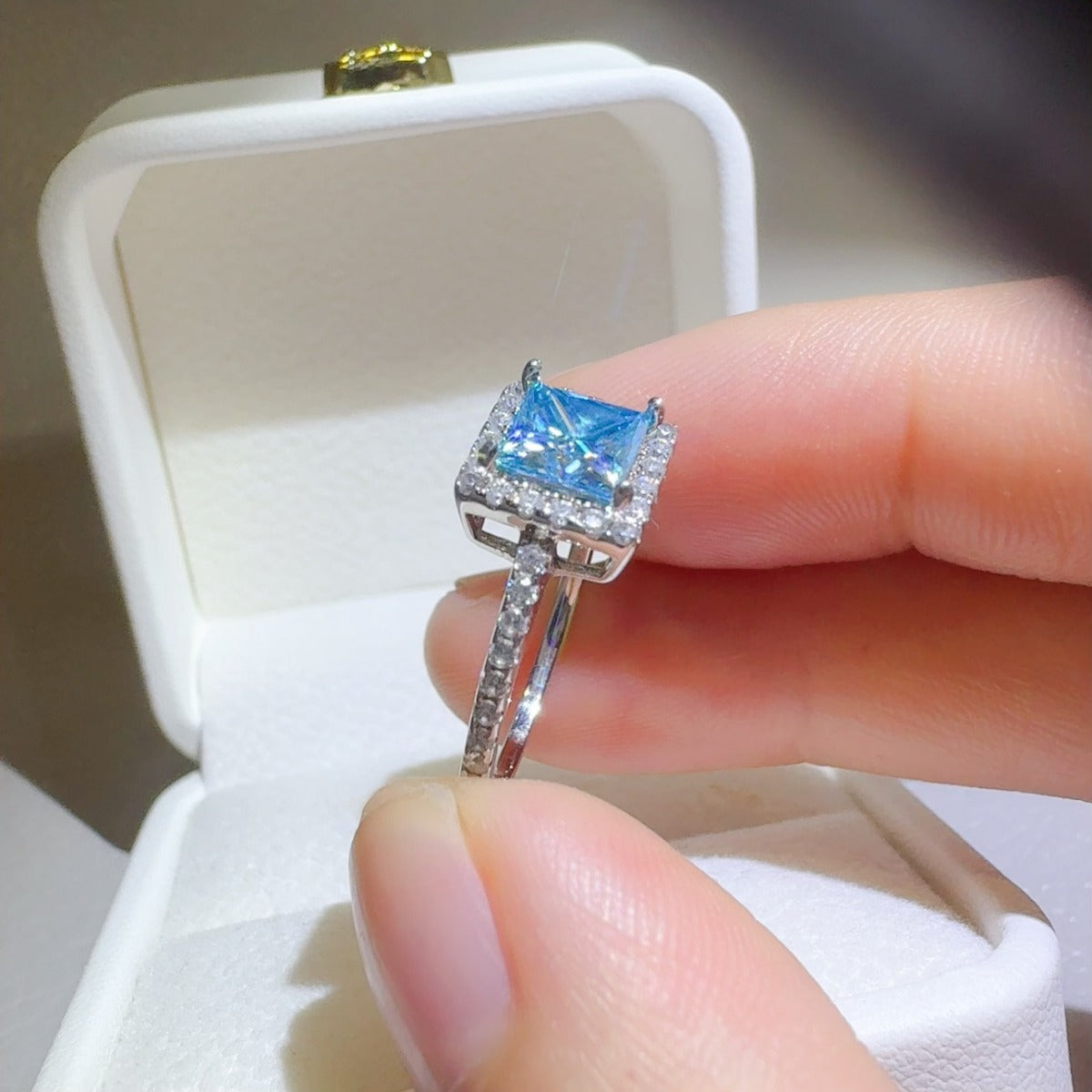 2 Carat Moissanite 925 Sterling Silver Square Shape Ring - AppealingDiamond.com