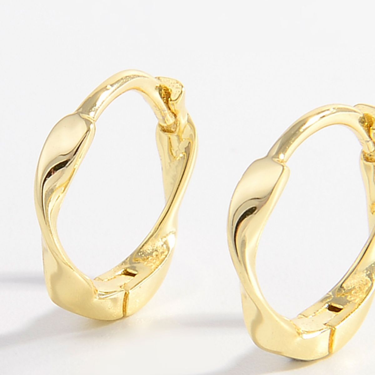 925 Sterling Silver Hoop Earrings - AppealingDiamond.com