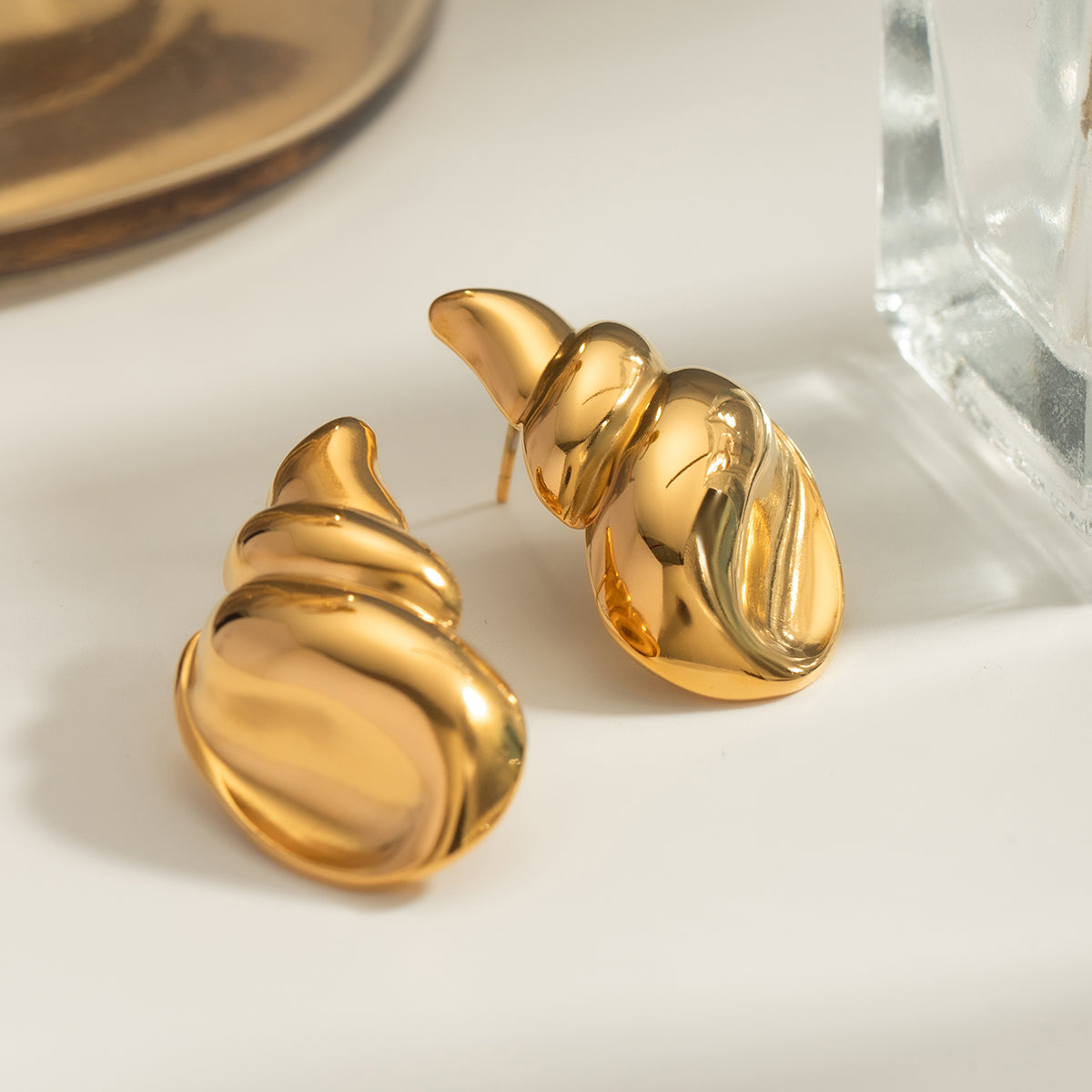 18K Gold-Plated Conch Earrings - AppealingDiamond.com