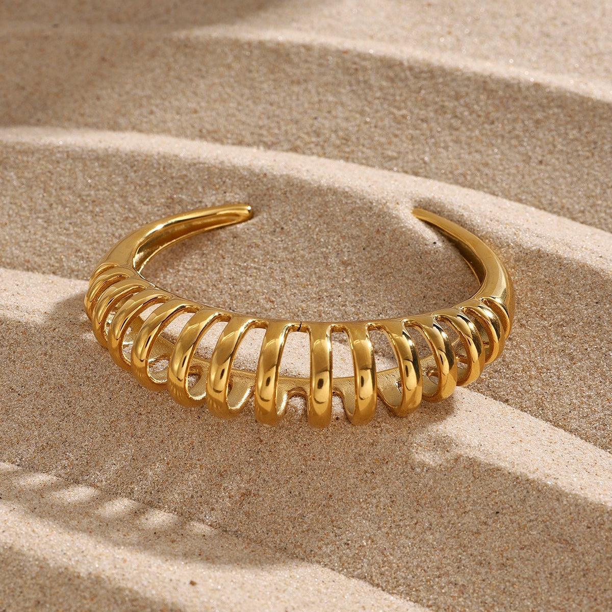 18K Gold-Plated Stainless Steel Cutout Bracelet - AppealingDiamond.com