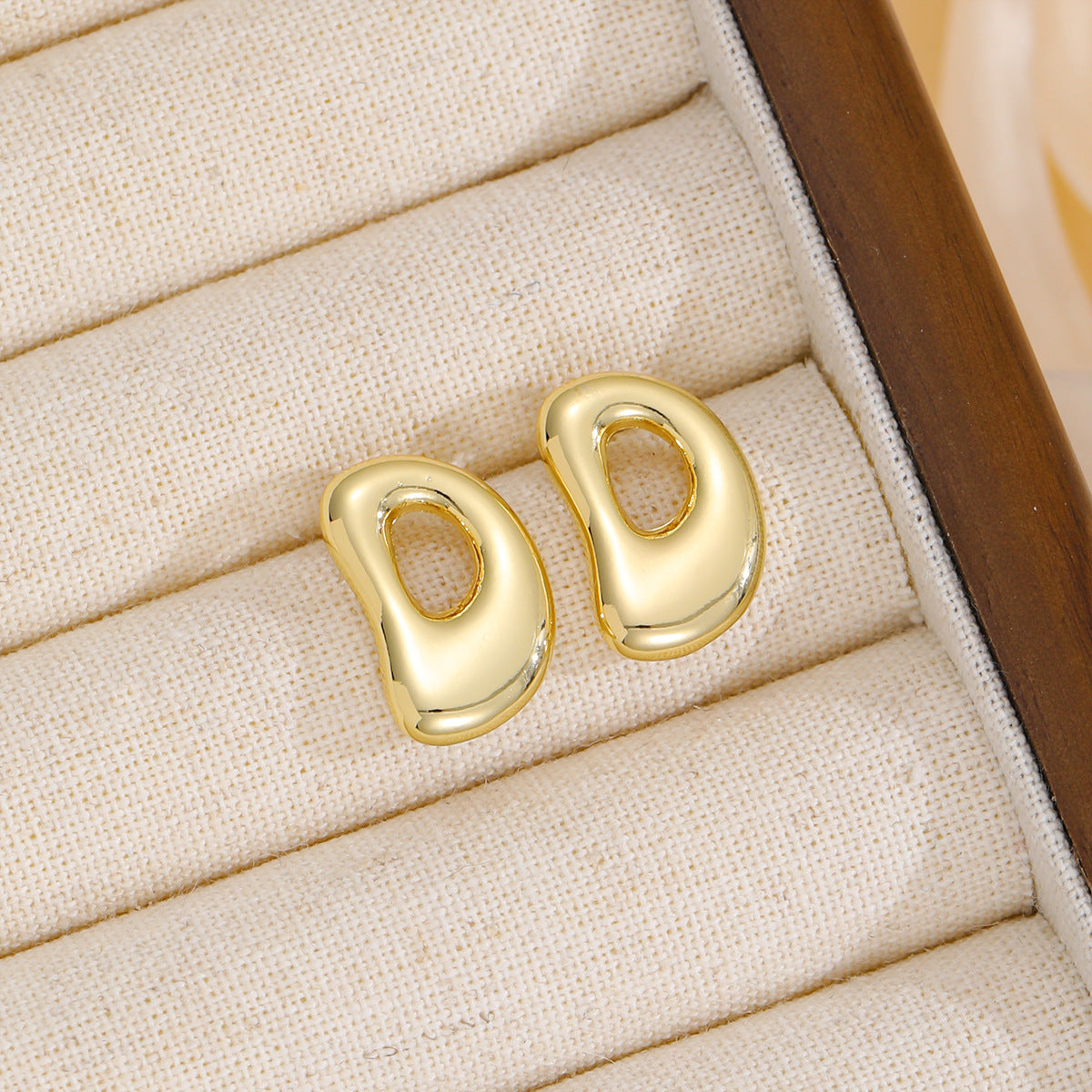 18K Gold-Plated Bubble Letter Stud Earrings - AppealingDiamond.com